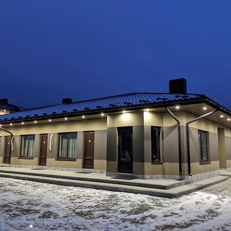 فندق Bila Krynytsya في  Karavan المظهر الخارجي الصورة