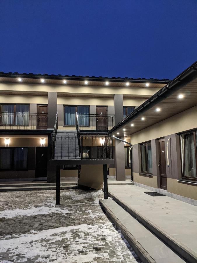 فندق Bila Krynytsya في  Karavan المظهر الخارجي الصورة