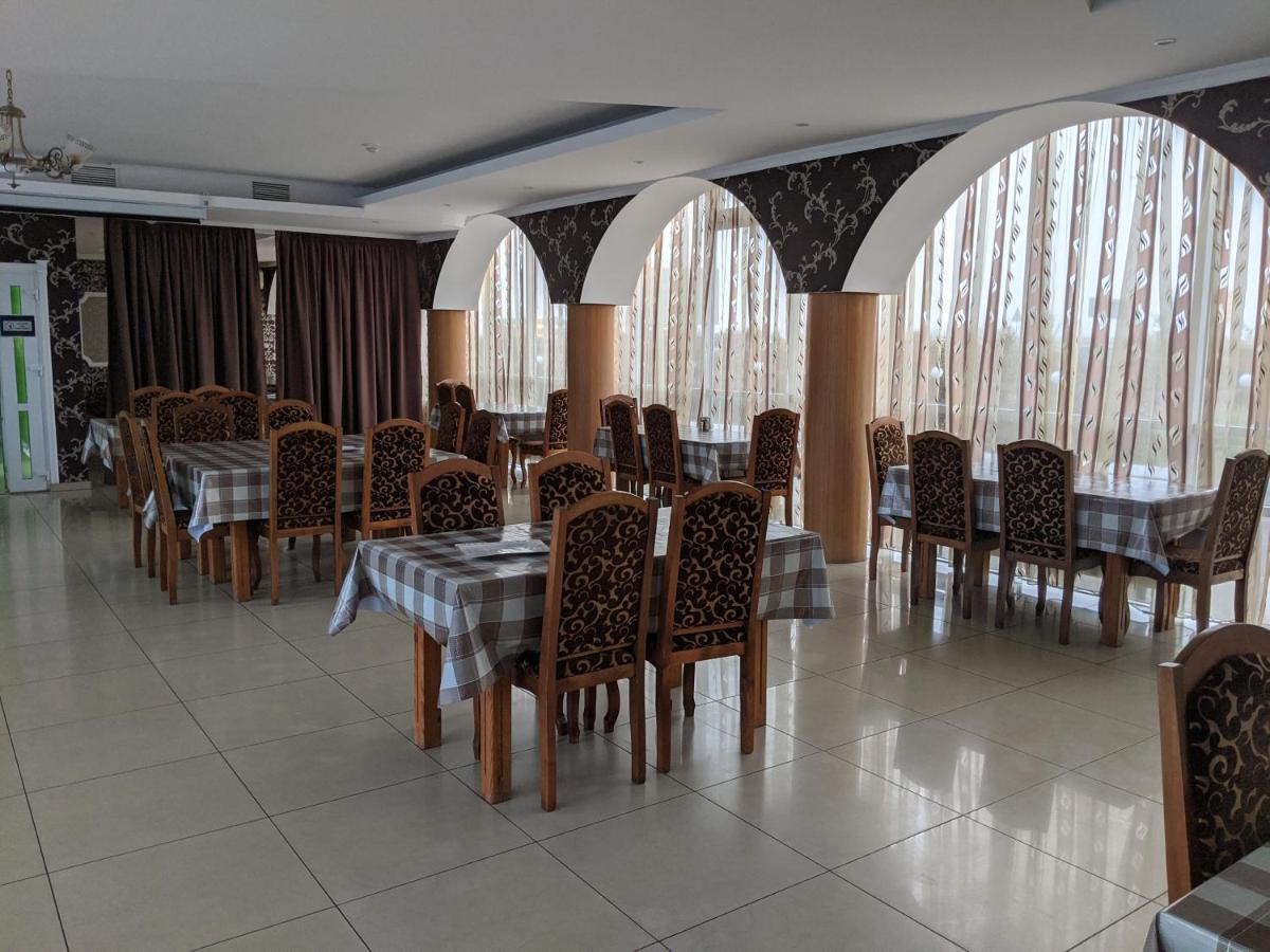 فندق Bila Krynytsya في  Karavan المظهر الخارجي الصورة